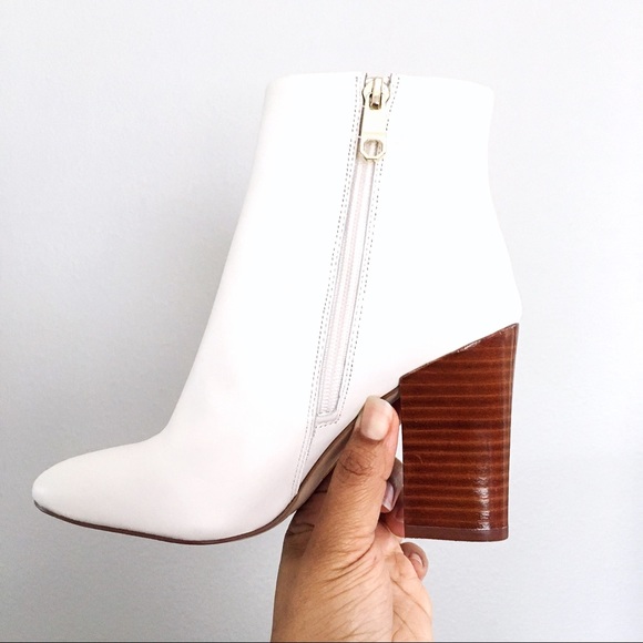 Louise Et Cie Verdana White Block Heel Bootie - Picture 4 of 7